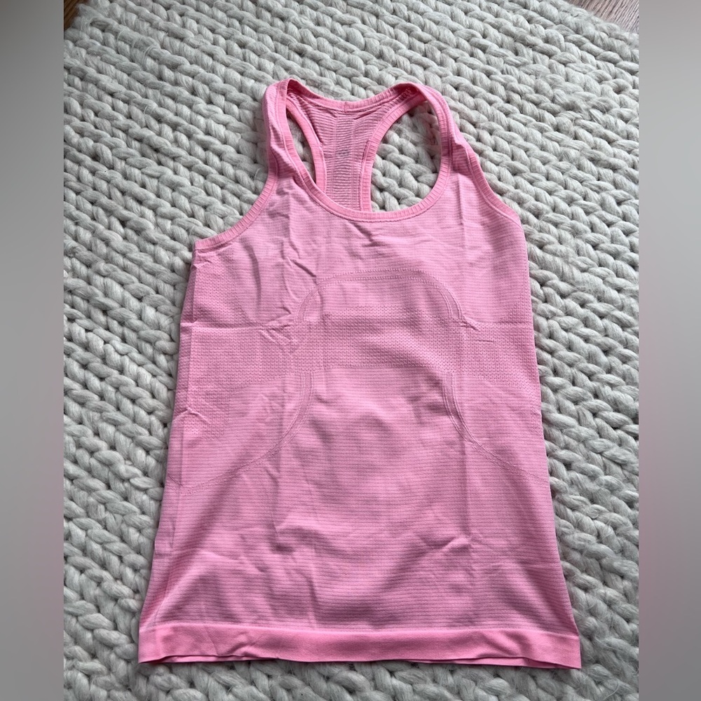 Lululemon Swiftly tank size 6